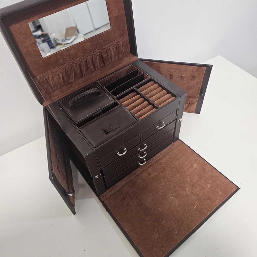 Elegant Brown Leather Jewelry Box